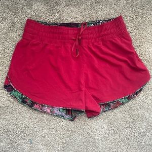 LULULEMON REVERSIBLE SHORTS